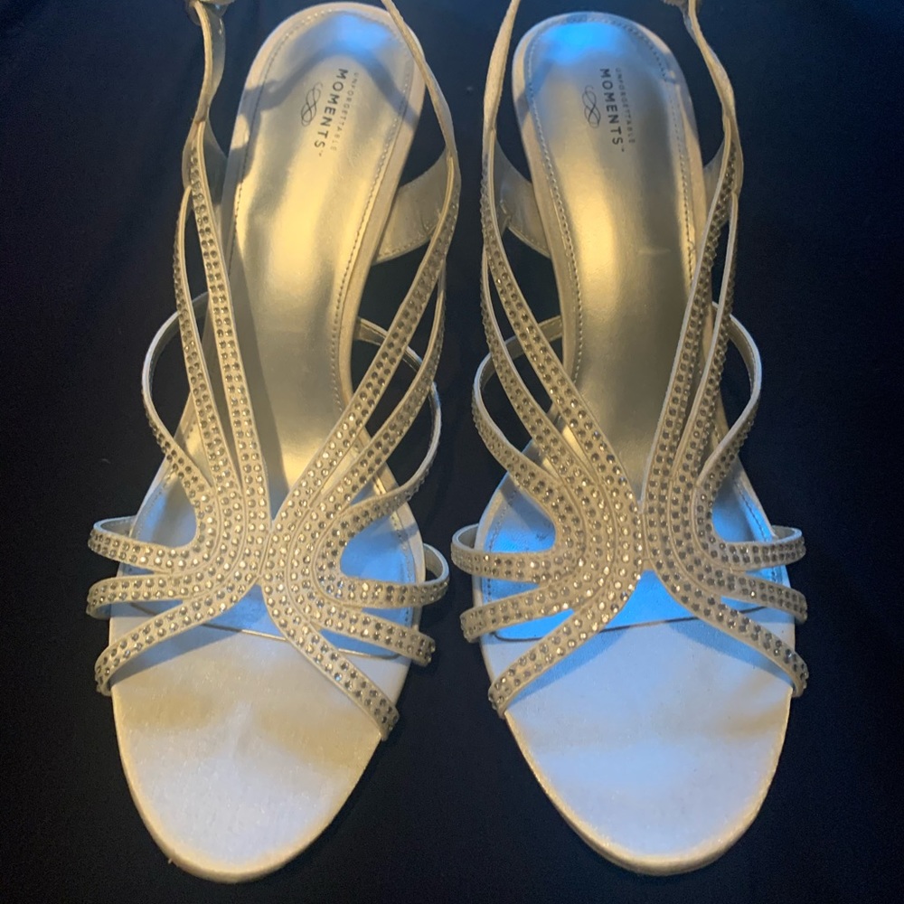 Unforgettable moments white wedding shoe